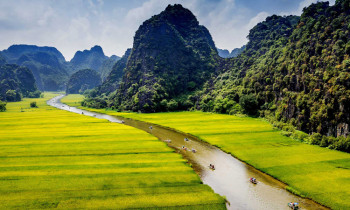 Excursion à la baie d’Halong terrestre : un joyau naturel au cœur du Vietnam