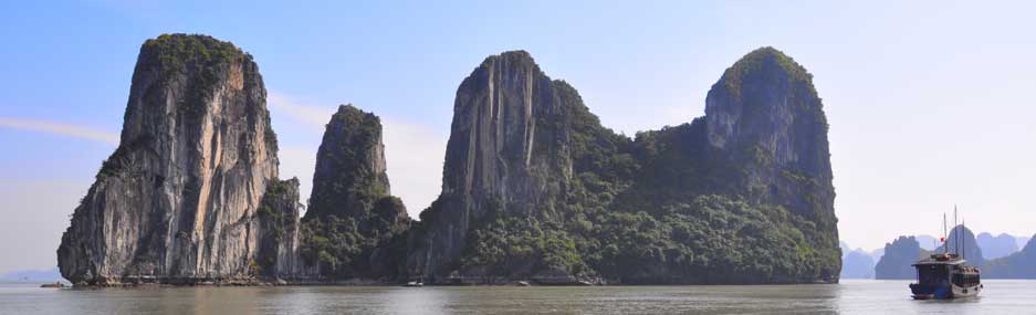 Le-village-flottant-des-pêcheurs-de-Cua-Van
