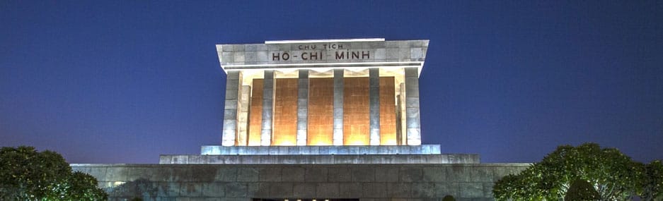 Le-mausolée-de-Ho-Chi-Minh