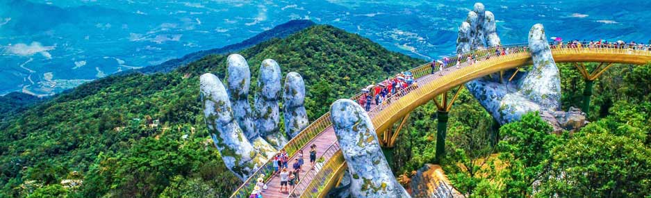 Le pont d'or à Danang 