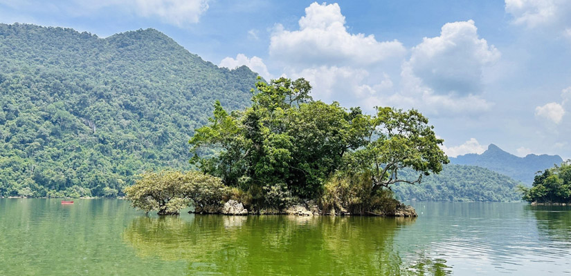 Iles-du-lac-de-Ba-Be