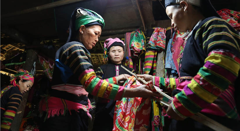 Fête-des-lolonoirs-a-Bao-Lac