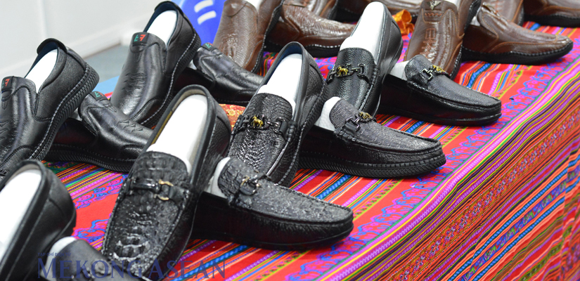 Chaussures-homme-au-Vietnam