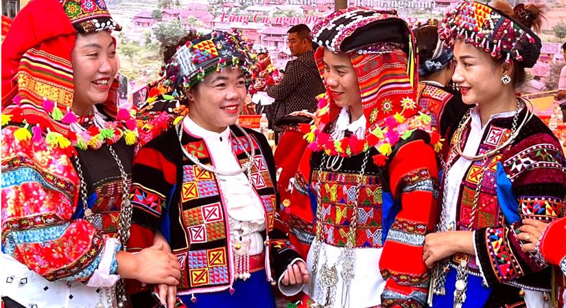 Lo-Lo-fleuris-a-Ha-Giang