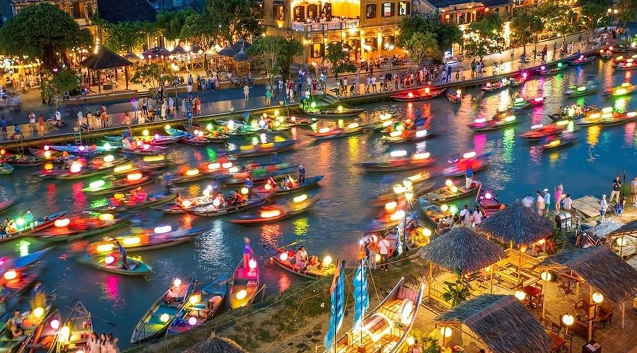 Lacher-les-lanternes-Hoi-An