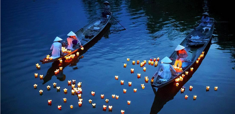 Lacher-les-lanternes-a-Hoi-An