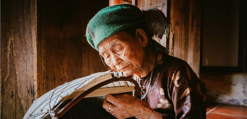 La-fabrication-du-chapeau-conique