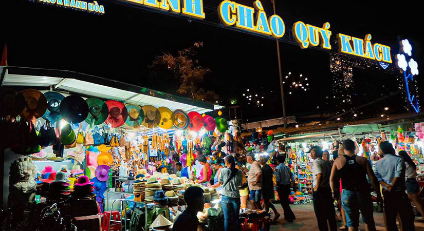 Marche-de-nuit-de-nids-oiseaux-a-Nha-Trang