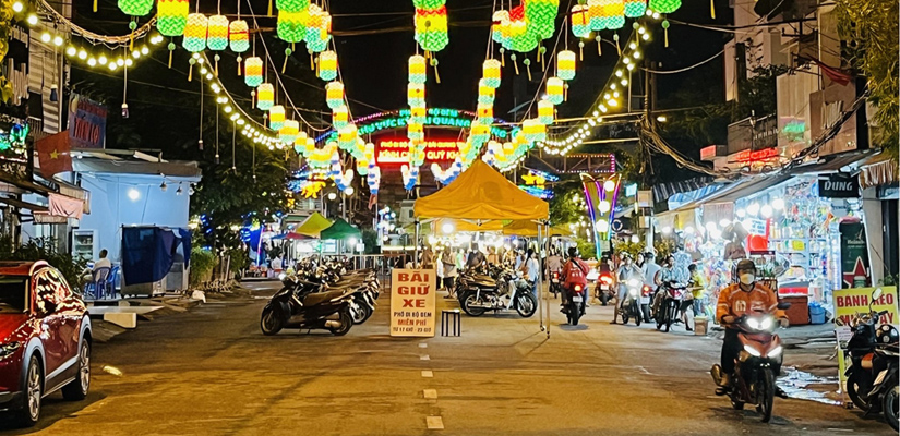 Marche-de-nuit-Ho-Thi-Ky