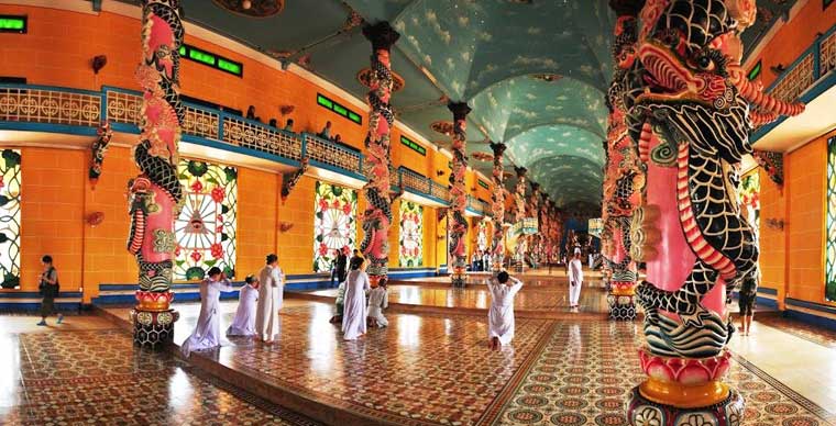 temple-de-Cao-Dai-à-Tay-Ninh