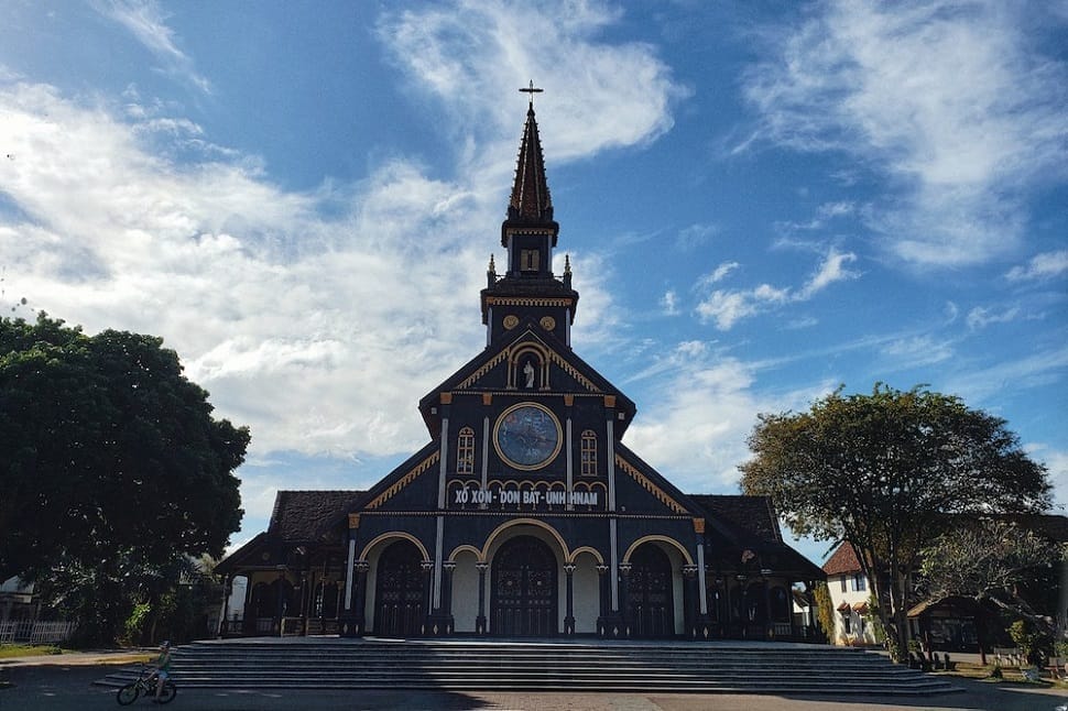 decouvrir_eglise-kontum