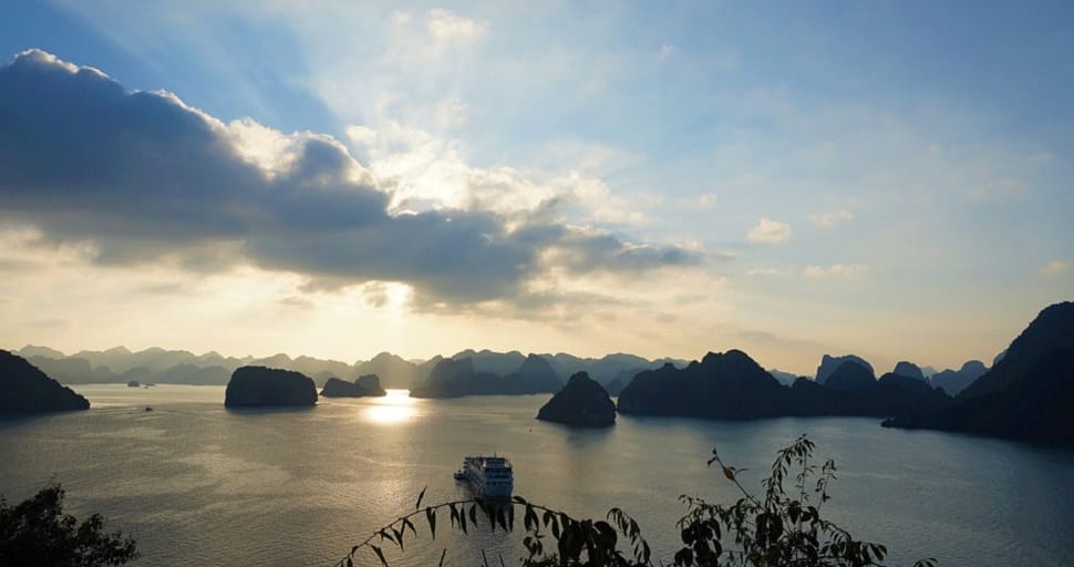 sunset-halong