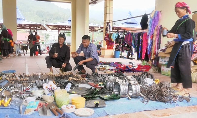 Le marché de Bản Liền, Bac Ha