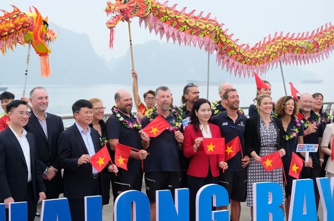 Les autorités de la province de Quang Ninh ont accueilli l'équipe de course de voiliers