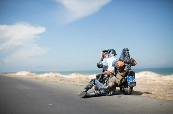 Le scooter ou la moto est un choix très prisé par les jeunes pour découvir Can Tho avec leur propre moyen
