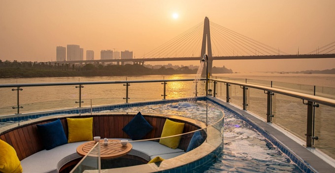 Croisière jade of river