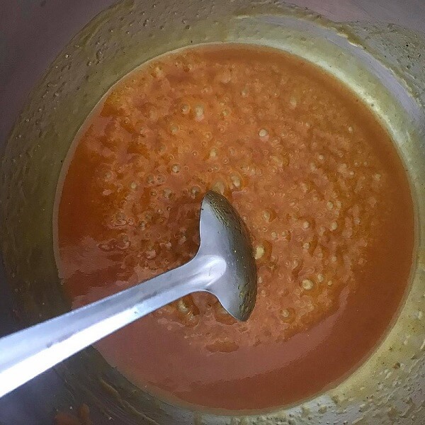 Versez ce mélange et faites bouillir à feu doux