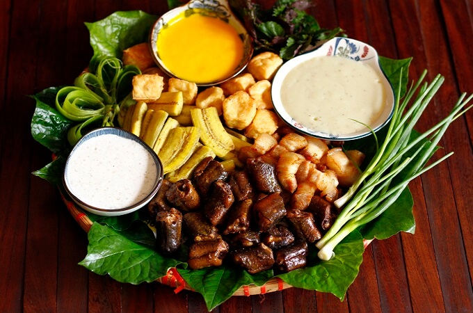 Faire sauter jusqu'à ce que l'anguille absorbe la saveur, retirer et réserver