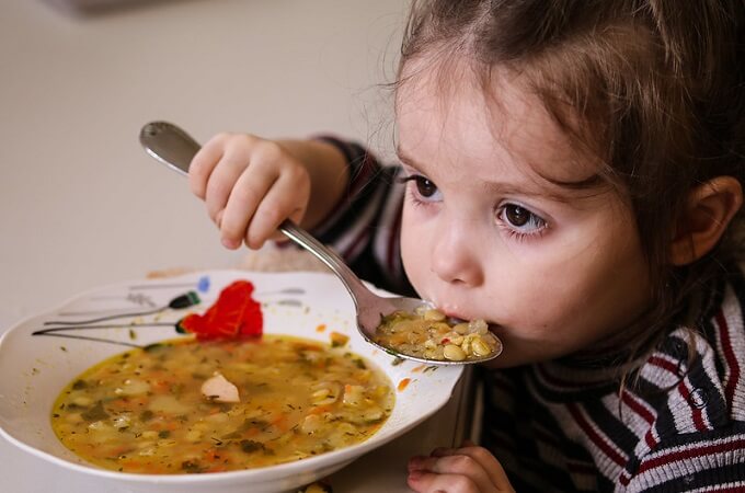 La nourriture pour le bébé est toujours un vrai casse tête pour les parents