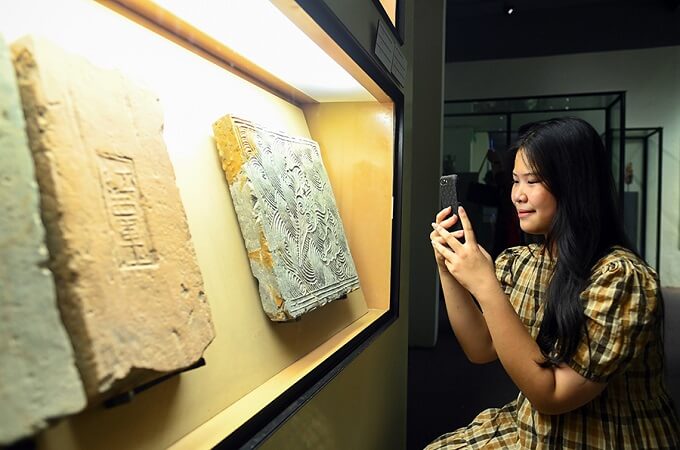 Observez des artefacts datant de plusieurs milliers d'années