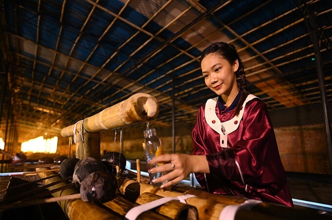 Vous recevrez une petite bouteille en verre pour récupérer l’eau de puits propre et traitée