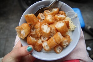 Le Cháo sườn quẩy, porridge de riz aux côtes de porc vietnamien