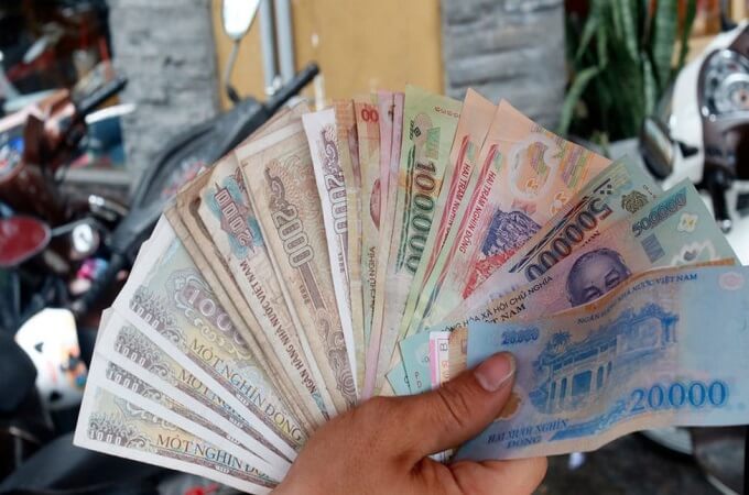 Les billets de dongs les plus utilisés sont en coupure de 1_000 à 500_000 VND