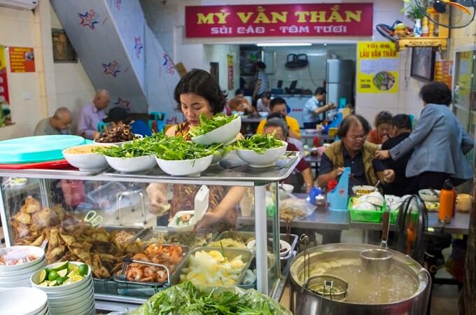 À Hanoï, les délicieux restaurants de “Mì vằn thắn” ne manquent pas