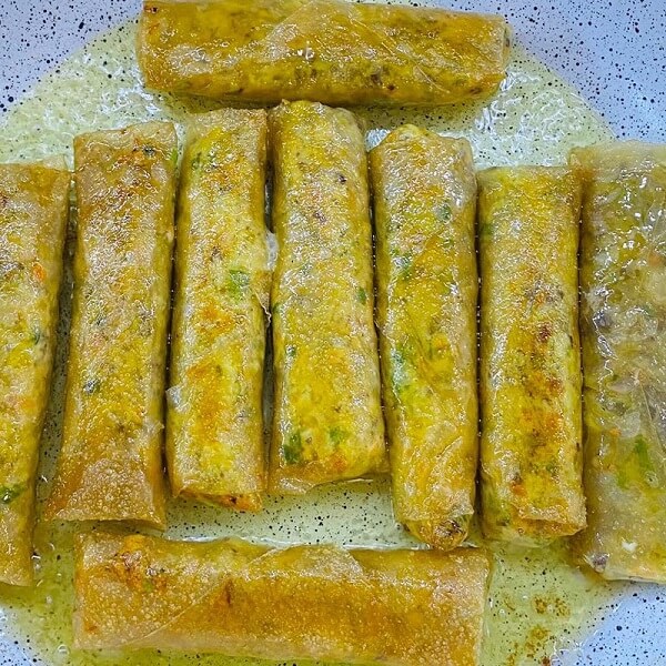 Les nems sont dorés des deux côtés