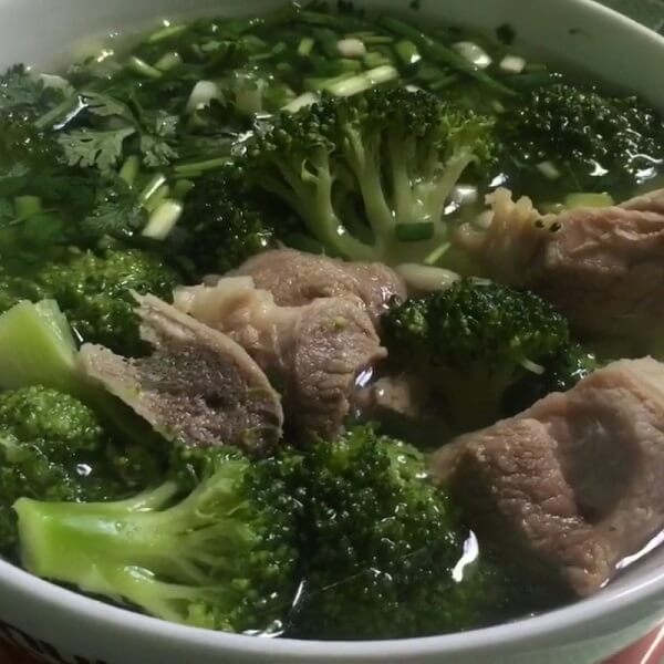 Soupe de brocoli au goût délicieux et unique