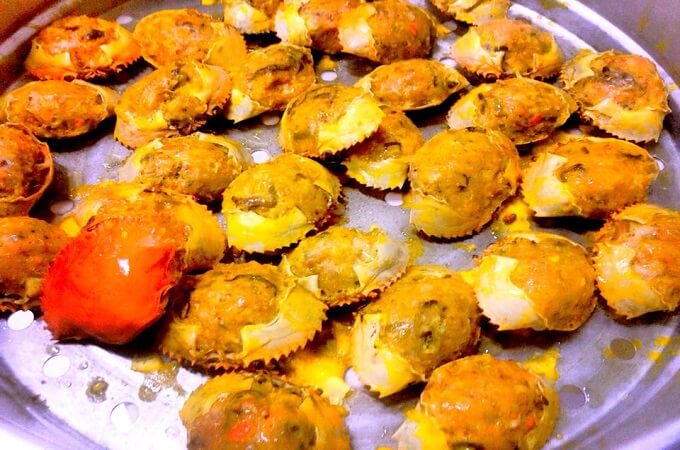 Les beignets de crabe de Phu Quoc sont un plat sophistiqué et attrayant