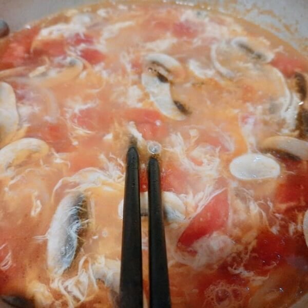 Incorporez petit à petit les œufs préalablement battus