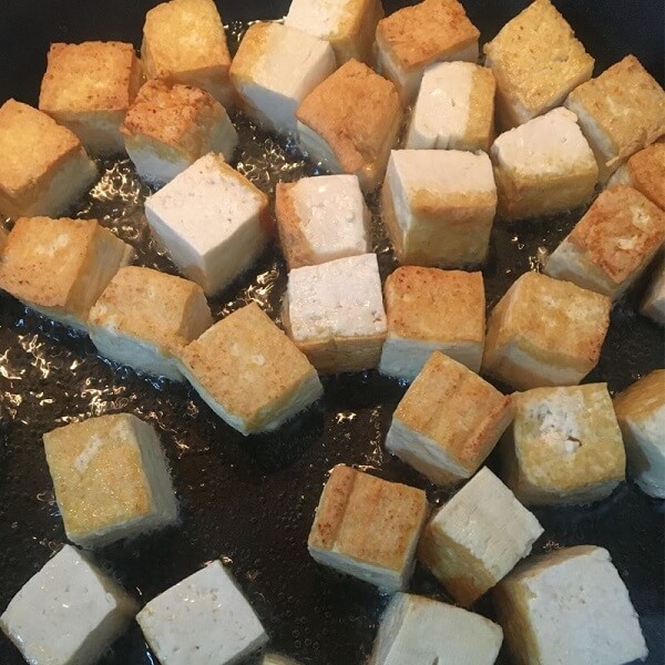 Frire le tofu