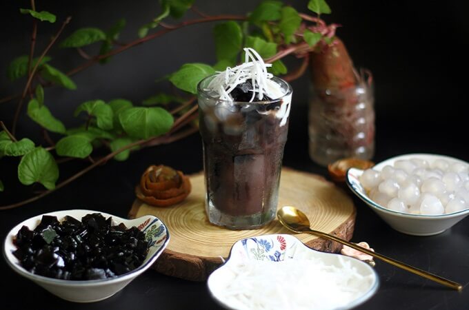 Arrosez d'un peu d'huile essentielle de banane et dégustez