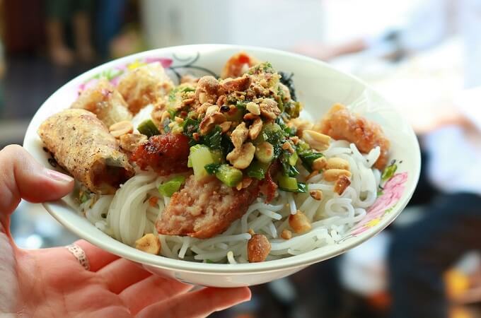 Vermicelles de riz au porc grillés – « Bún Thịt Nướng Sài Gòn»