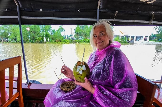 Balade en bateau pour découvrir la vie flottante des habitants du Mékong
