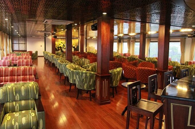 Espace du salon du RV Amalotus Cruise