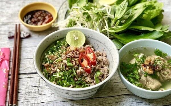 La soupe de nouilles pho sèches Gia Lai est en autre une délicieuse spécialité rustique