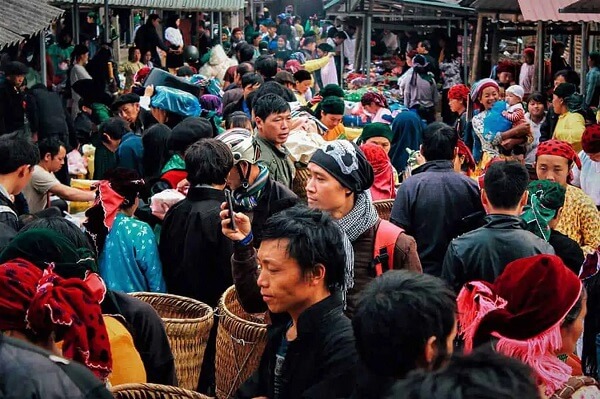 Marché traditionnel commune Pho Cao