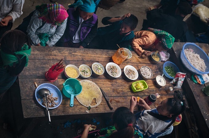 Le marché hebdomadaire est lieu de rencontre de tous les ethnies en montagne
