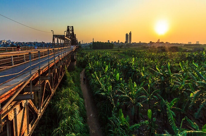 Le pont Long Bien, trait d'union entre le passé et le présent