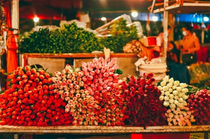 Marché aux fleurs nocturne de Quang Ba, Hanoi
