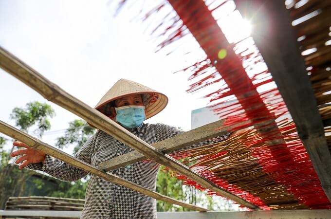 Les produits d'encens locaux traditionnels n'utilisent pas de produits chimiques, Quang Phu Cau