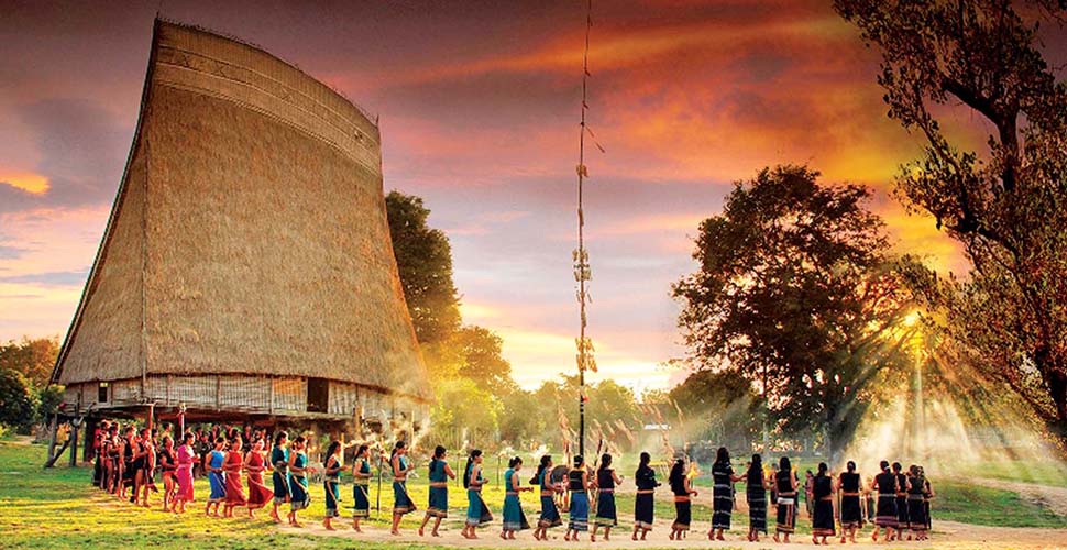 Fêtes-des-ethnies-dans-les-Hauts-Plateaux-du-Vietnam