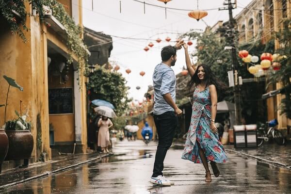 Hoi An est toujours romantique même sous la pluie