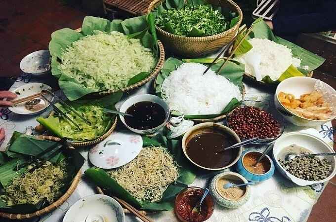 Du riz au corbicule de Hue « Cơm Hến », dans la règle de l'art