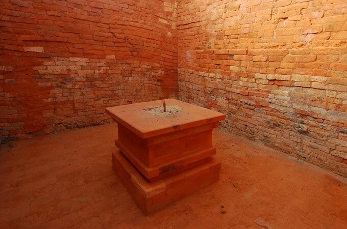 Ce piédestal est l'endroit où le lingam a été placé