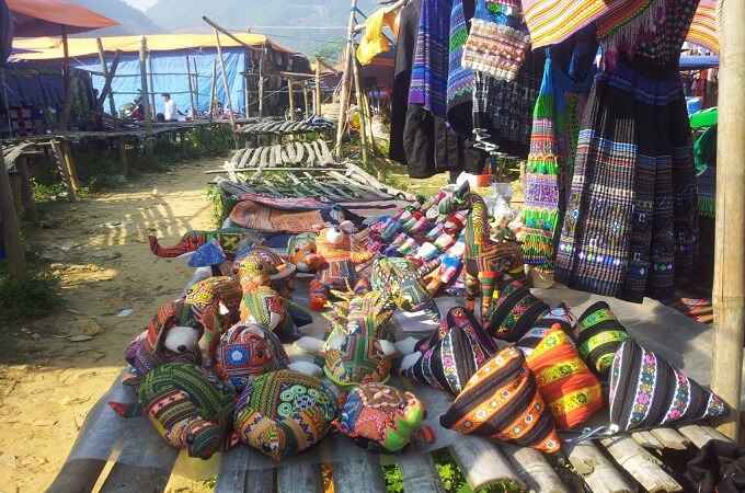 Le marché de Can Cau, Lao Cai