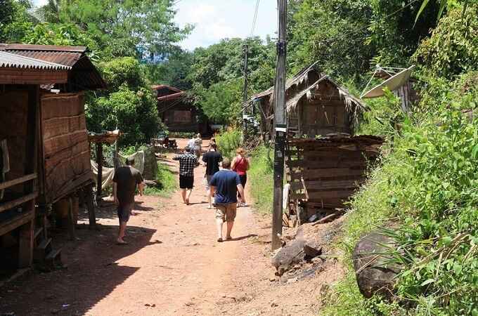 Le meilleur moyen de découvrir le Vietnam depuis le Laos est de passer la frontière terrestre