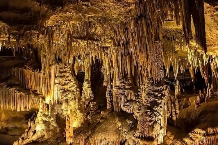Que visiter Mai Chau  2 ou 3 jours grotte